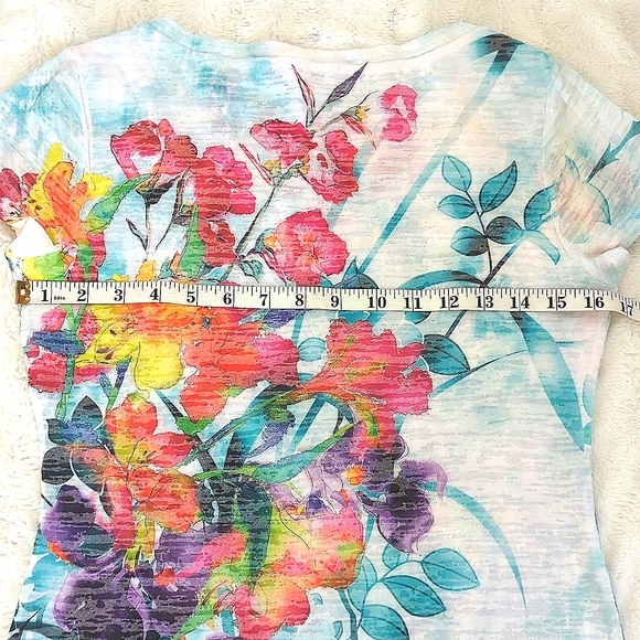 COLDWATER CREEK FLORAL TEE  🌺 - Picture 3 of 5